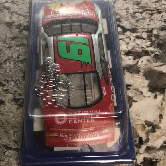 Nascar Dodge Winner's Circle 1/24 Muppets Car #19 original box 25th anniversary - Picture 10 of 11